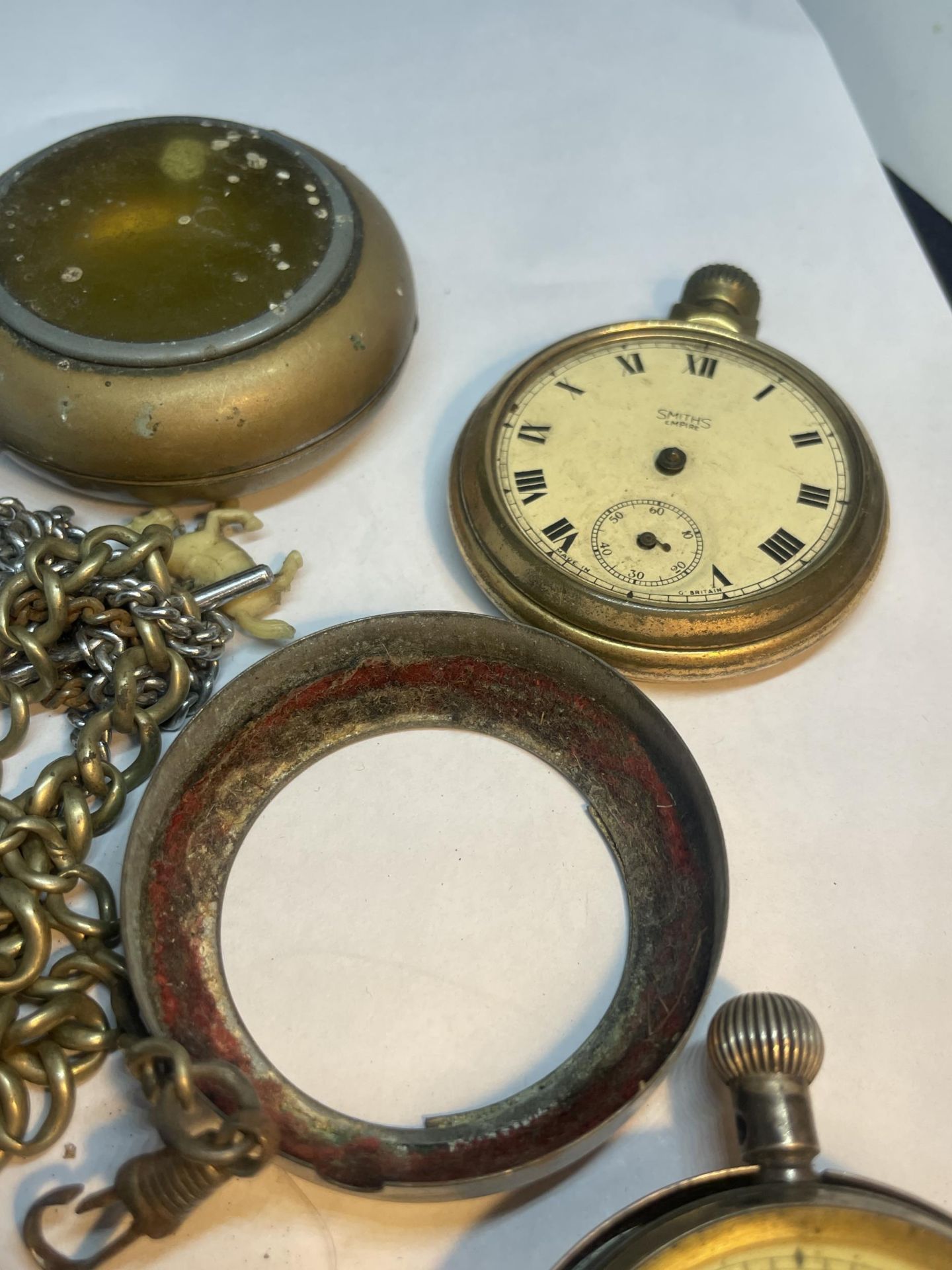 A SILVER POCKET WATCH AND VARIOUS PARTS TO INCLUDE KEYS AND CHAINS - Image 4 of 6