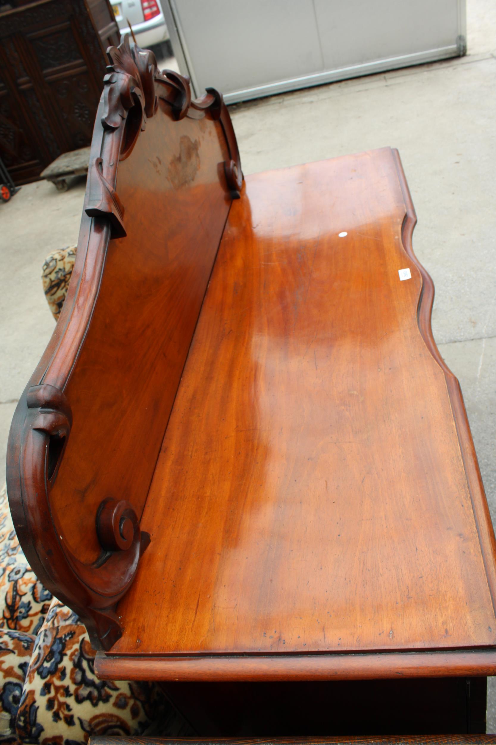 A VICTORIAN MAHOGANY THREE DOOR CHIFFONIER 60" WIDE - Image 3 of 5