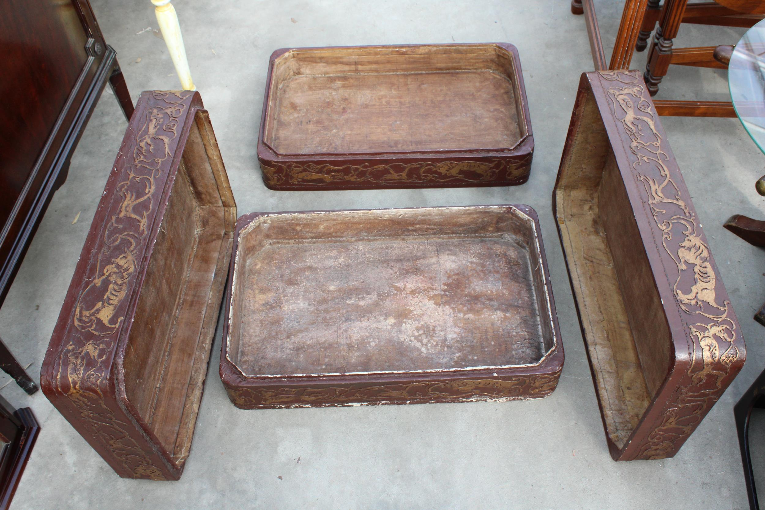 AN ORIENTAL FOUR DIVISION STACKING STORAGE BOXES WITH RAISED GILT DECORATION 24" X 15" AND 16" HIGH - Image 5 of 6