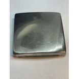 A VINTAGE YARDLEY POWDER COMPACT WITH INNER MIRROR