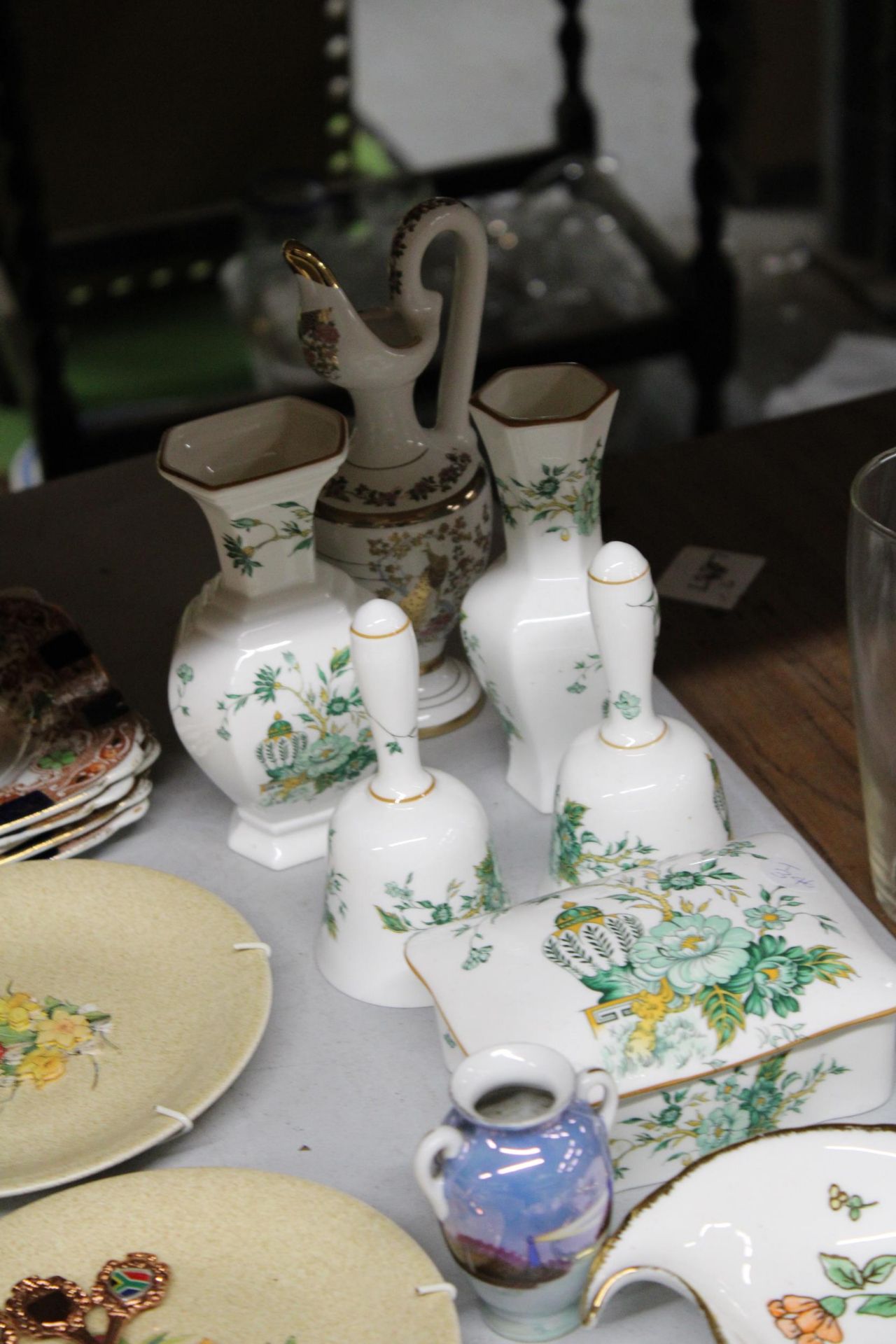 A QUANTITY OF CERAMICS TO INCLUDE CROWN STAFFORDSHIRE, VASES, BELLS, A TRINKET BOX AND JUG, - Image 3 of 5