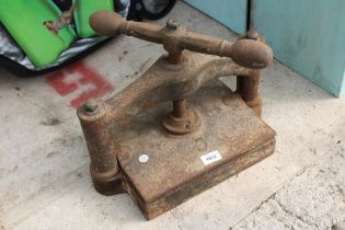 A LARGE VINTAGE CAST IRON BOOK PRESS