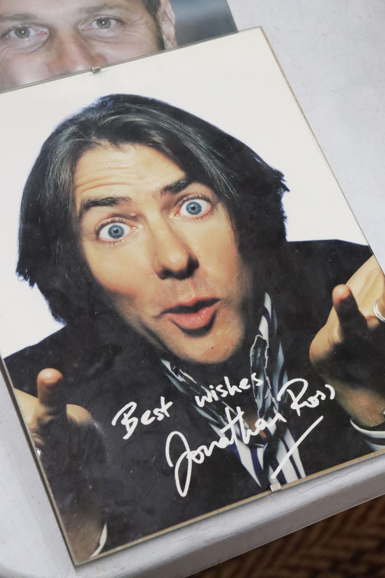 FIVE SIGNED PHOTOGRAPHS IN FRAMES TO INCLUDE JONATHAN ROSS, STEVE REDGRAVE, GARY LINEKAR, ETC., ( - Image 2 of 6