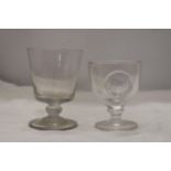 A VINTAGE WEDGWOOD CLEAR GLASS GOBLET WITH MAYFLOWER SAILING SHIP EMBLEM PLUS A LARGE HAND BLOWN