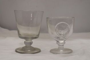 A VINTAGE WEDGWOOD CLEAR GLASS GOBLET WITH MAYFLOWER SAILING SHIP EMBLEM PLUS A LARGE HAND BLOWN