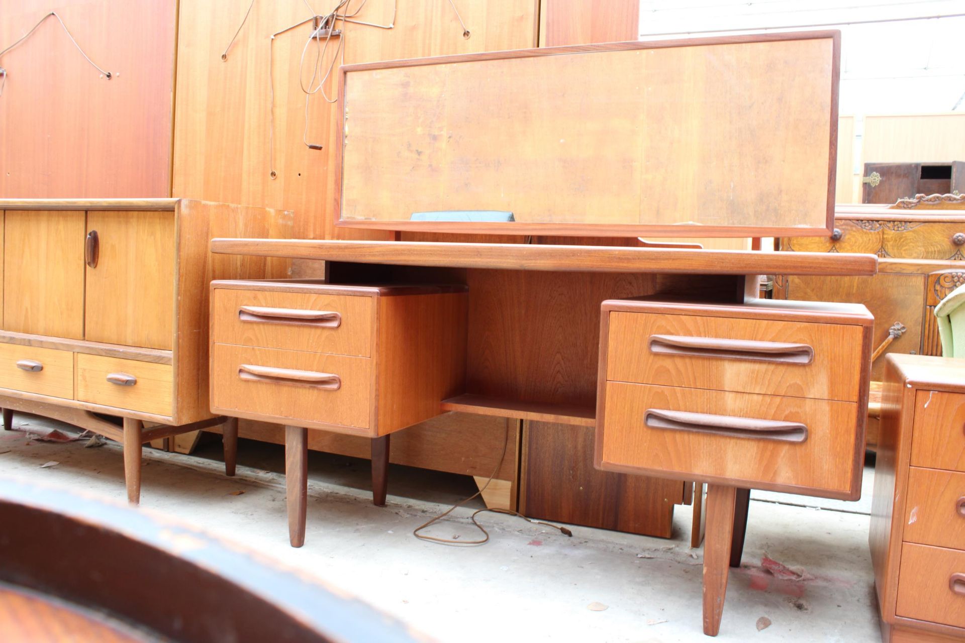 A G PLAN RETRO TEAK DRESSING TABLE ENCLOSING FOUR DRAWERS 57" WIDE - Image 2 of 4