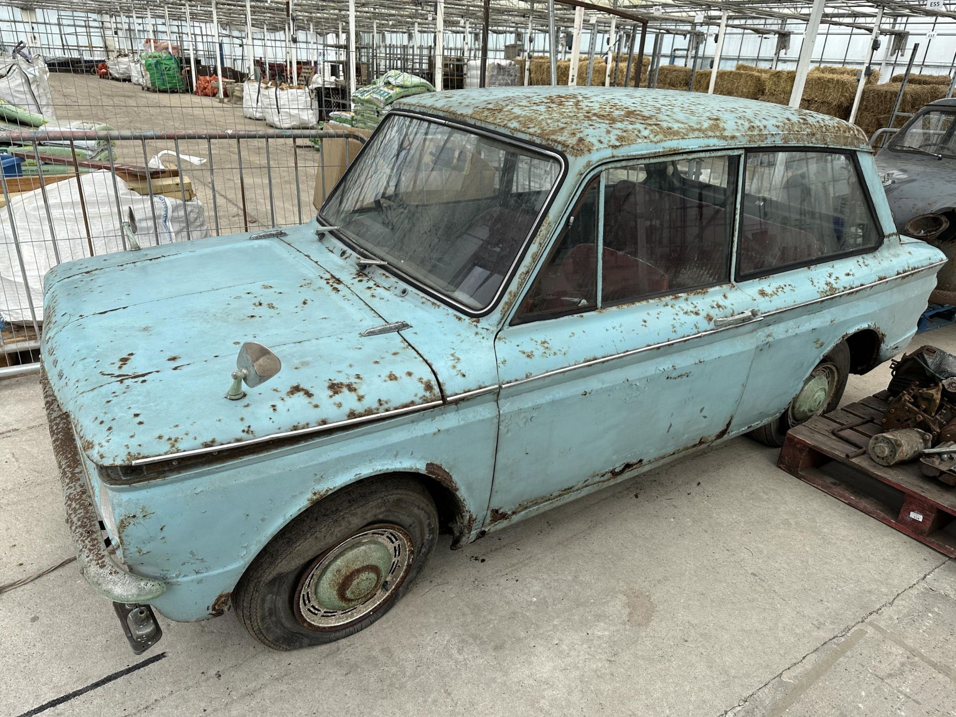 A VINTAGE HILMAN IMP BARN FIND RESTORATION PROJECT COMPLETE WITH AN ASSORTMENT OF SPARE PARTS TO - Bild 2 aus 16