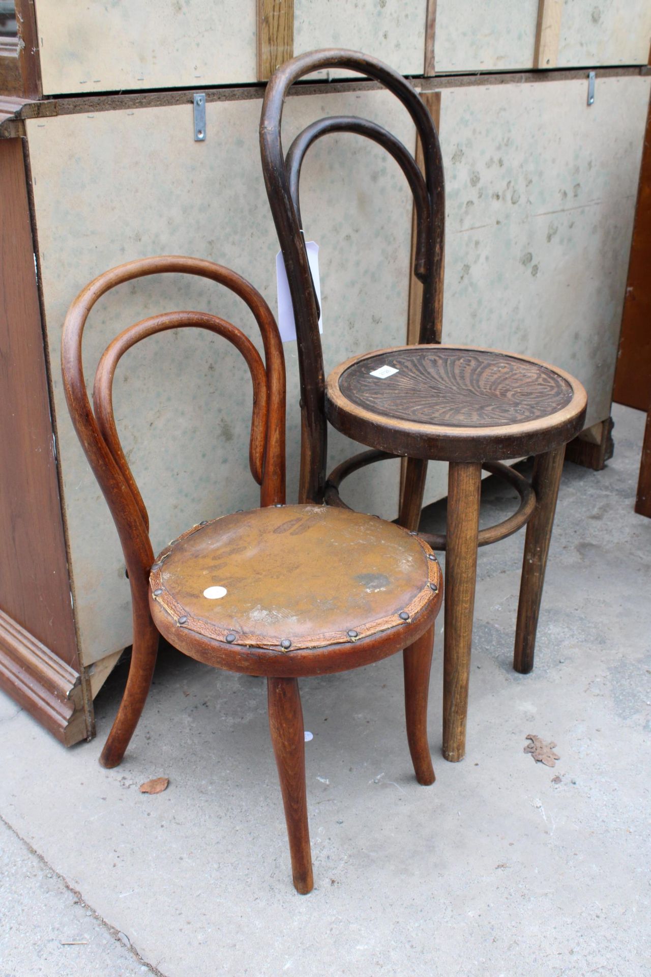 A BENTWOOD MUNDUS AND KOHN CHILDS CAHIR AND A SMALLER THONET CHAIR - Image 2 of 2