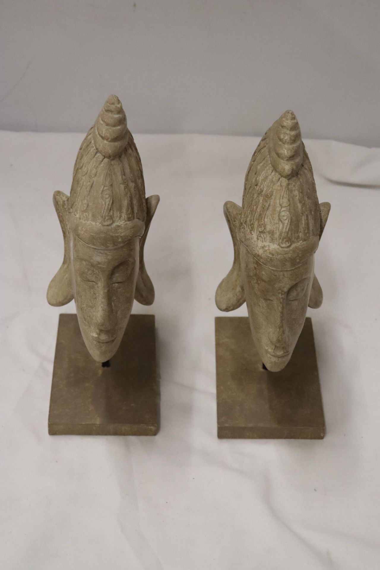 TWO BUDDAH HEADS ON STANDS, HEIGHT 27CM - Image 2 of 7