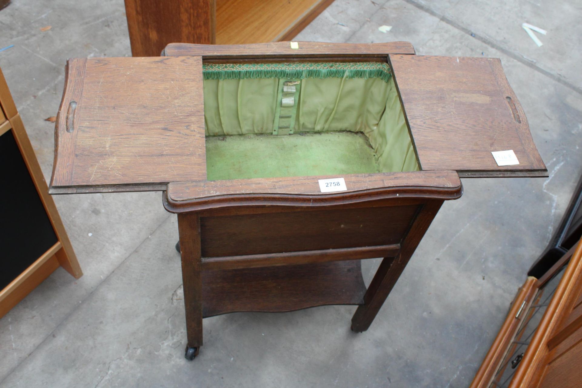 A MID 20TH CENTURY MURCO WORM BOX WITH SLIDING TOP AND OPEN BASE - Image 3 of 5
