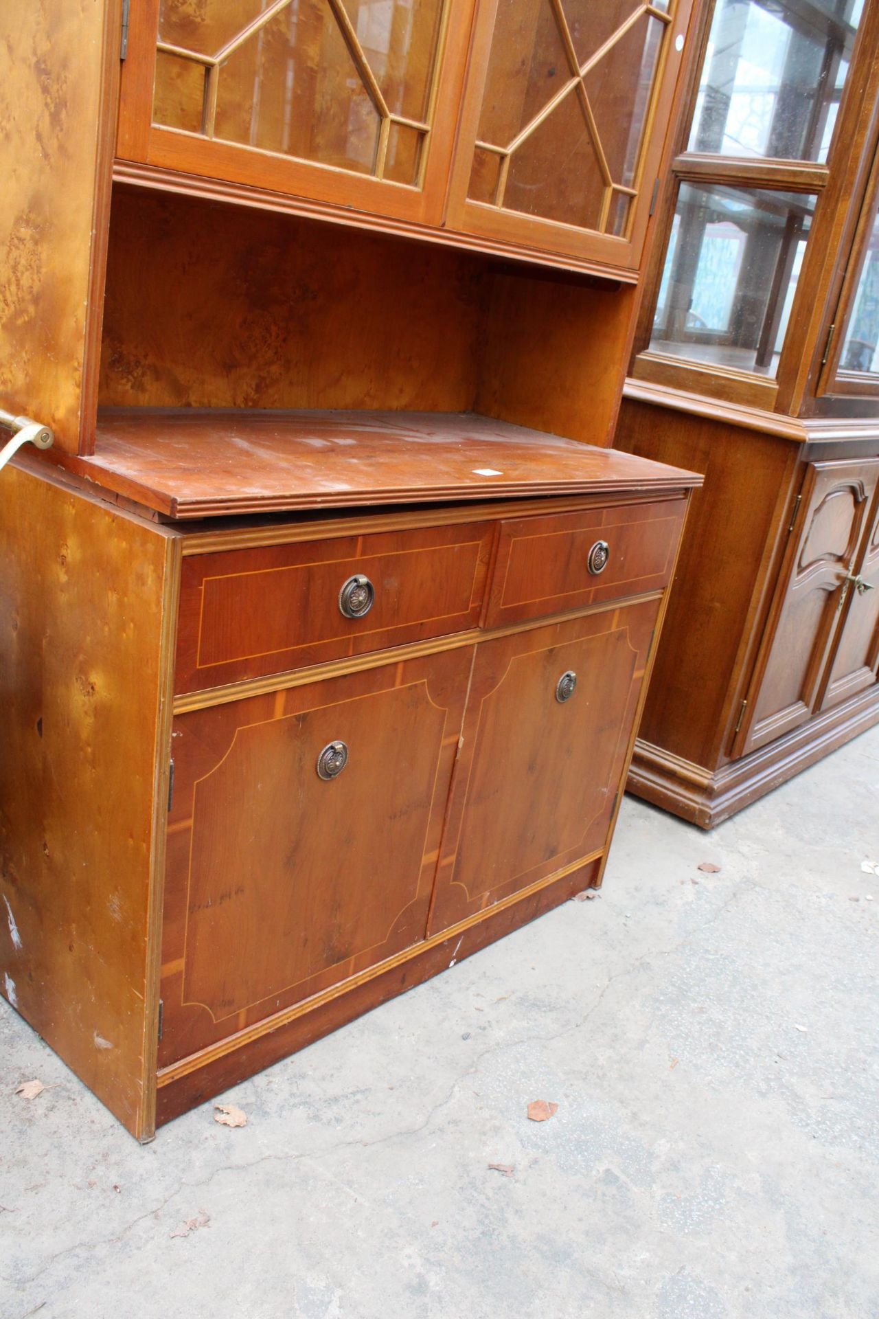 A BERESFORD AND HICKS LTD YEW WOOS TWO DOOR BOOKCASE ON BASE 36" WIDE - Image 3 of 5