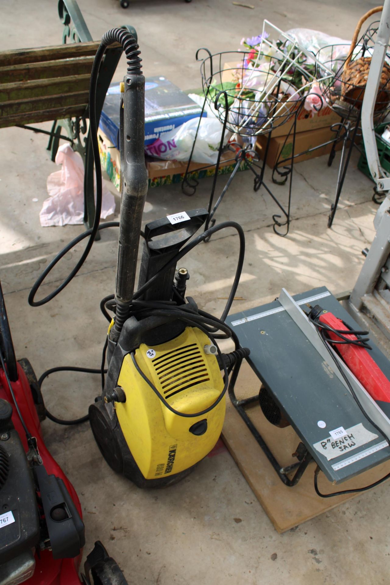 A KARCHER 520M ELECTRIC PRESSURE WASHER