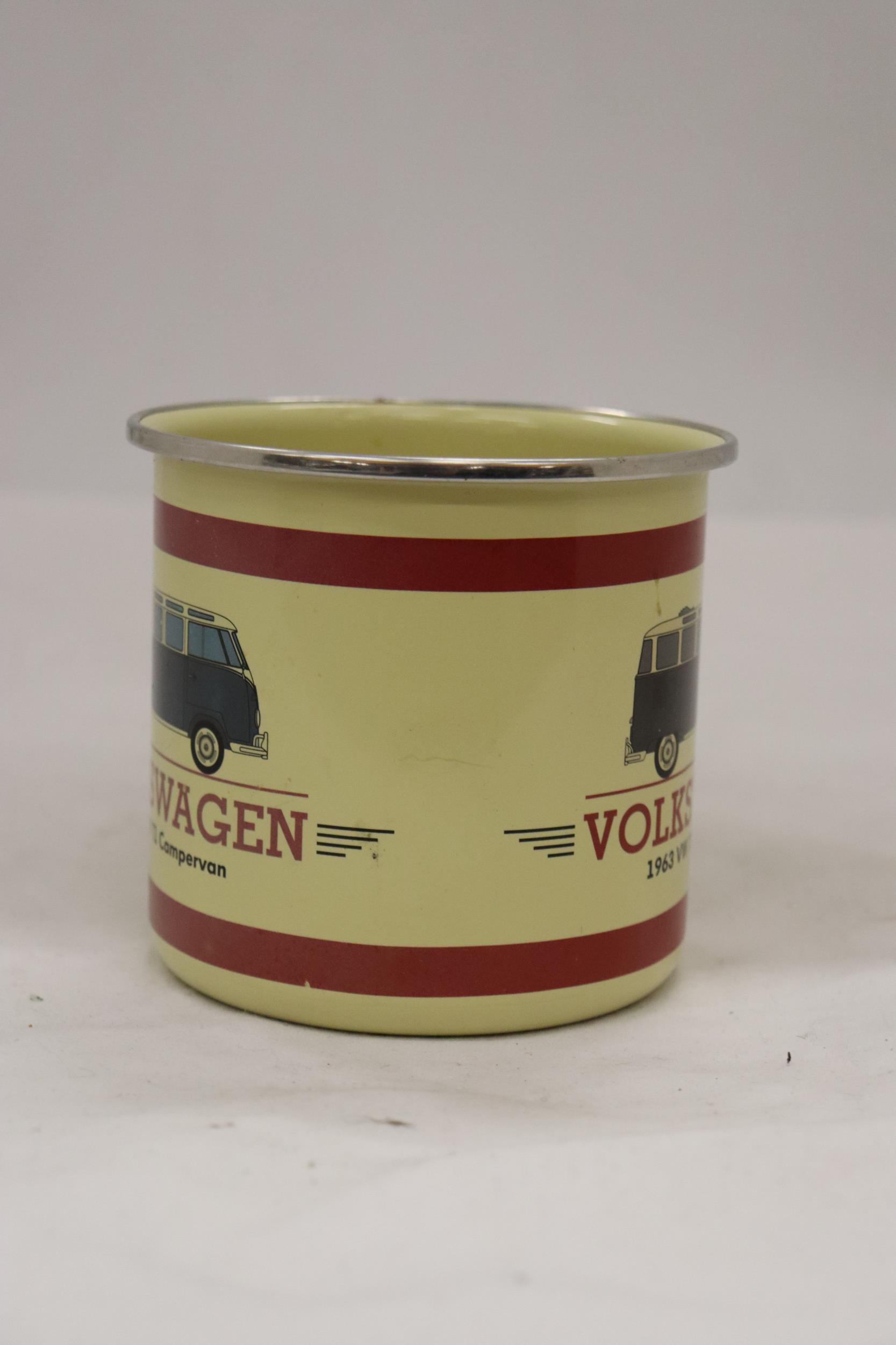 A 1963 VOLKSWAGEN ENAMEL METAL MUG - Image 2 of 5