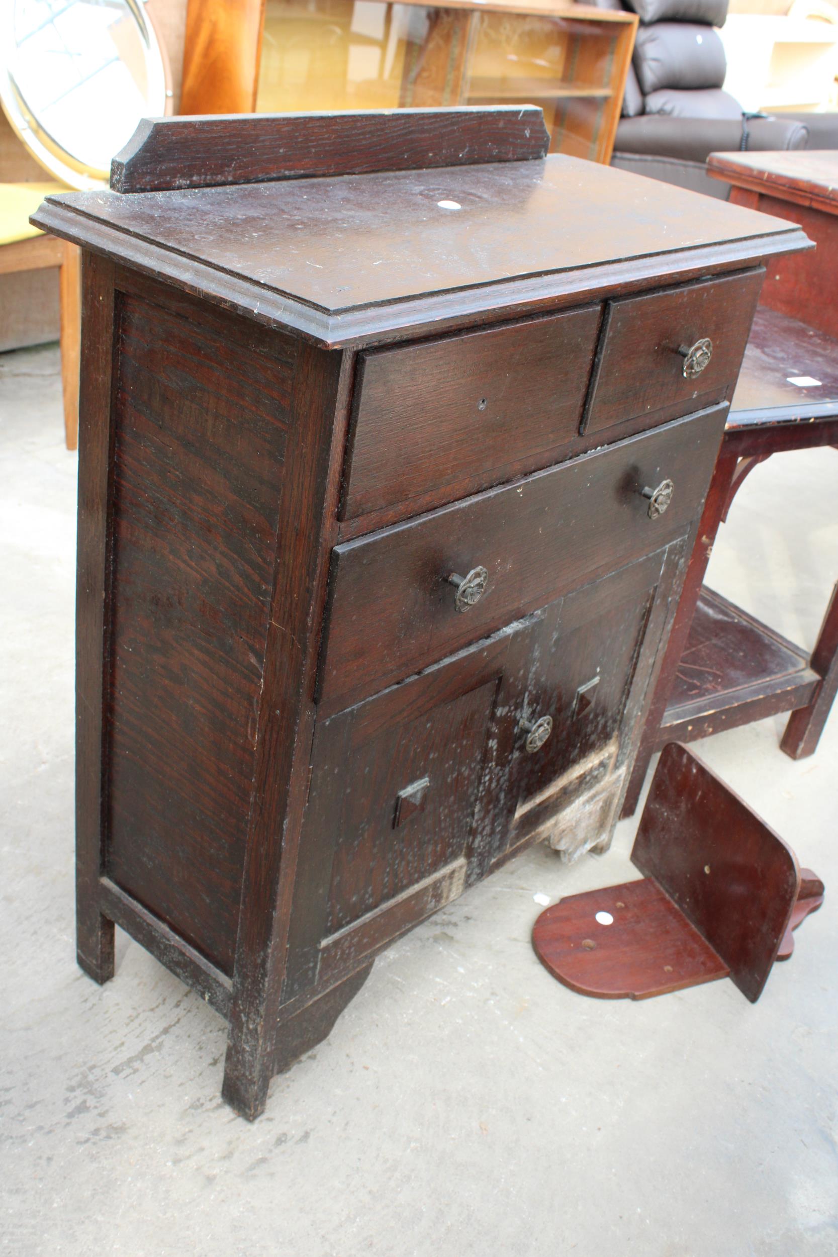 A TWO TIER LAMP TABLE, WALL BRACKET AND SMALL OAK SIDE CABINET - Image 2 of 3