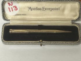 A 9 CARAT GOLD MORDAN EVERPOINT PROPELLING PENCIL IN ORIGINAL PRESENTATION BOX GROSS WEIGHT 13.33