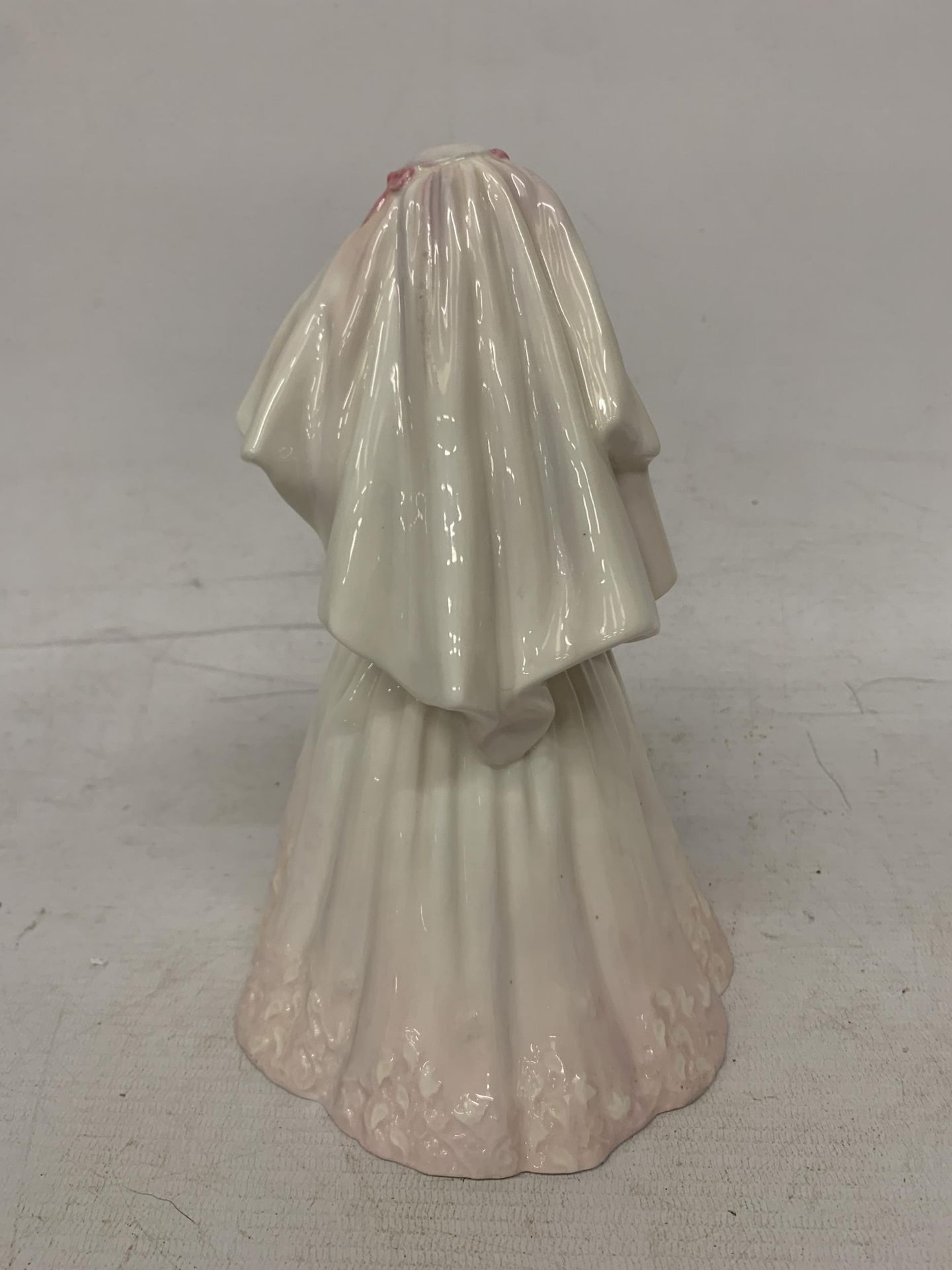 A ROYAL DOULTON FIGURINE "THE BRIDE" HN 2166 - Image 2 of 3