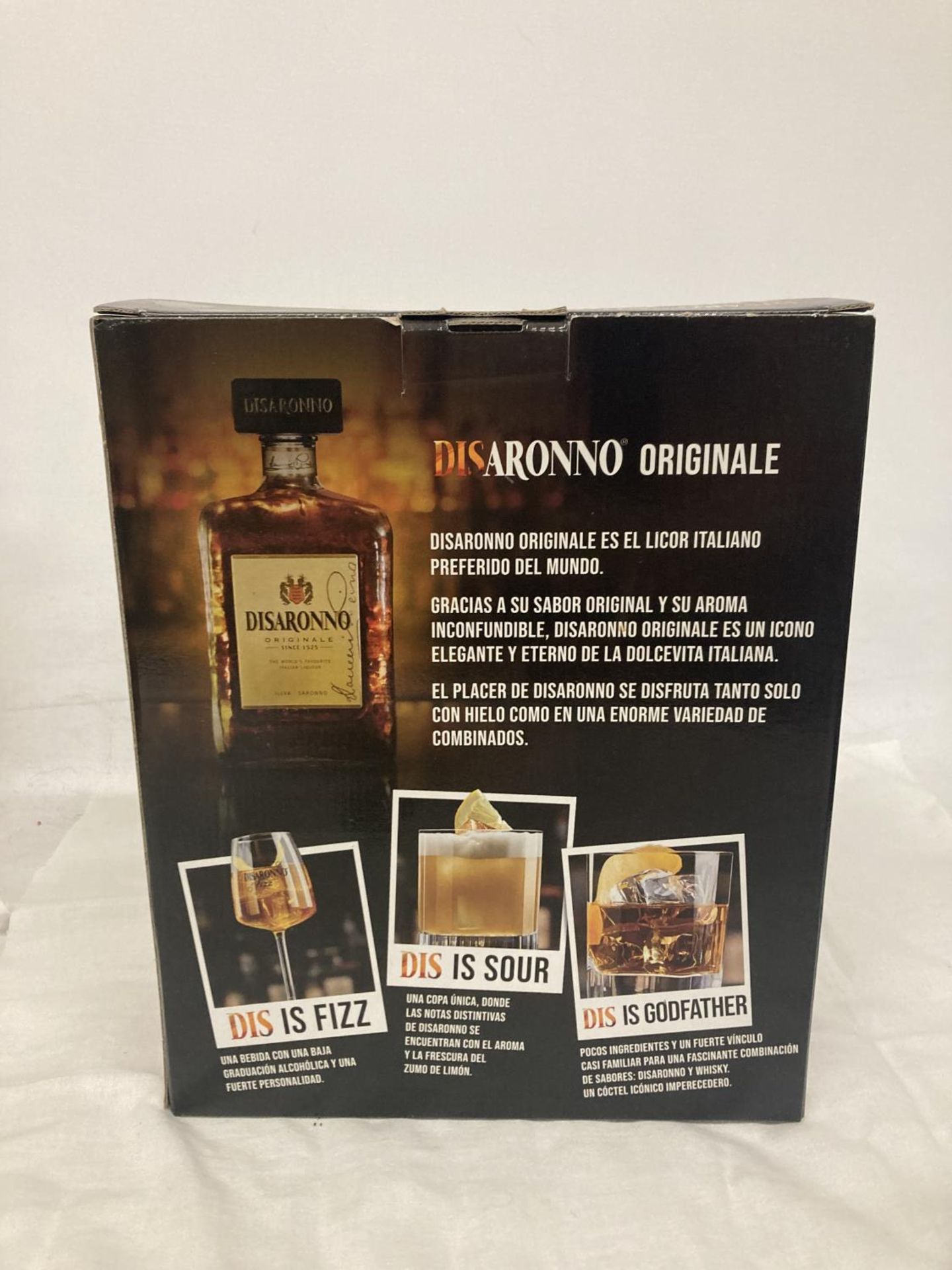 A BOXED DISARONNO GIFT SET WITH 700ML BOTTLE OF DISARONNO AND A BRANDED GLASS - Bild 3 aus 3