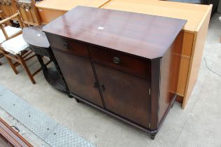 A REPRODUCTION MAHOGANY AND CROSSBANDED STRONGBOW SIDEBOARD, 36" WIDE