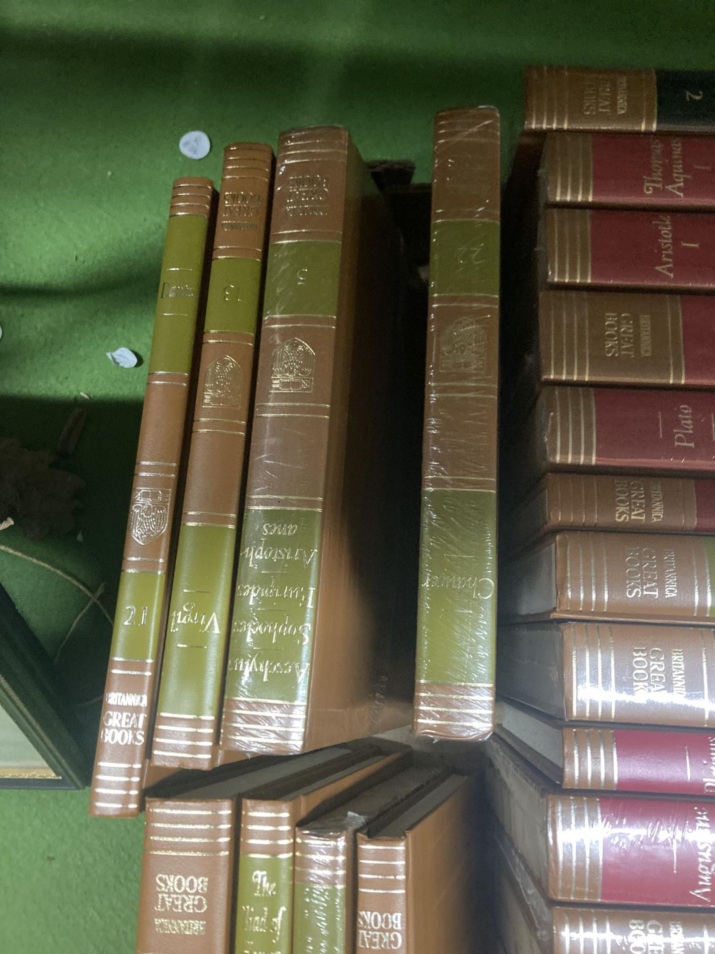 A FULL SET OF BRITANNICA GREAT HARDBACK BOOKS TO INCLUDE ARCHIMEDES, PLUTARCH, TOLSTOY AND MARX. - Image 5 of 10
