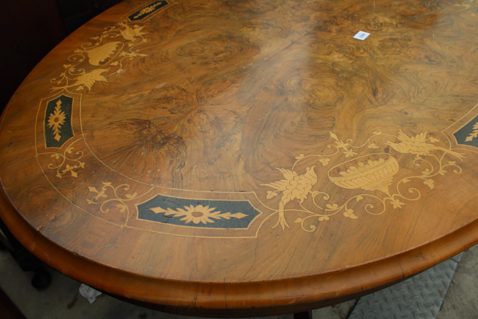 A VICTORIAN WALNUT AND INLAID OVAL TILT TOP LOO TABLE, 52" X 37" - Image 3 of 4