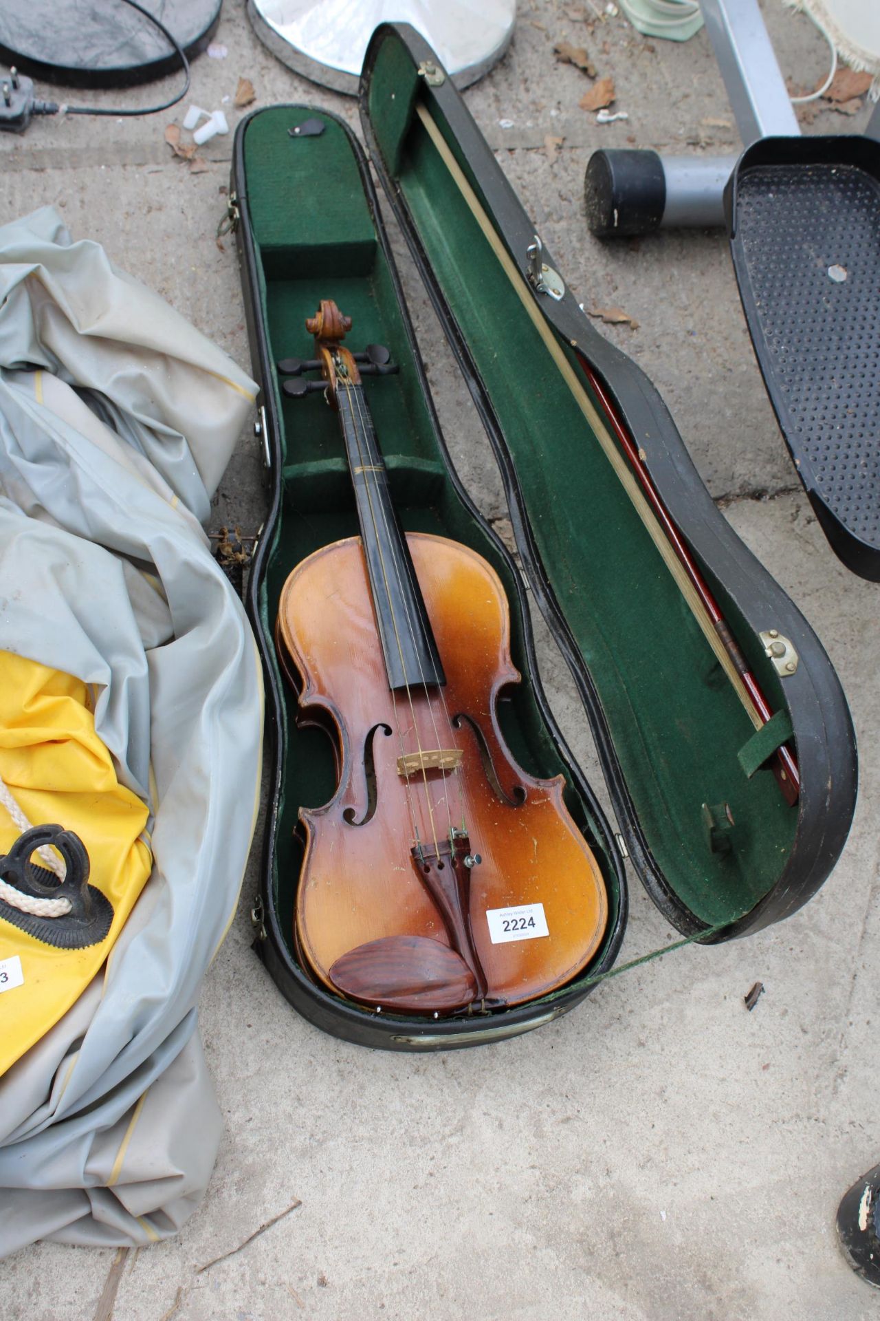 A VINTAGE CASED VIOLIN COMPLETE WITH BOW