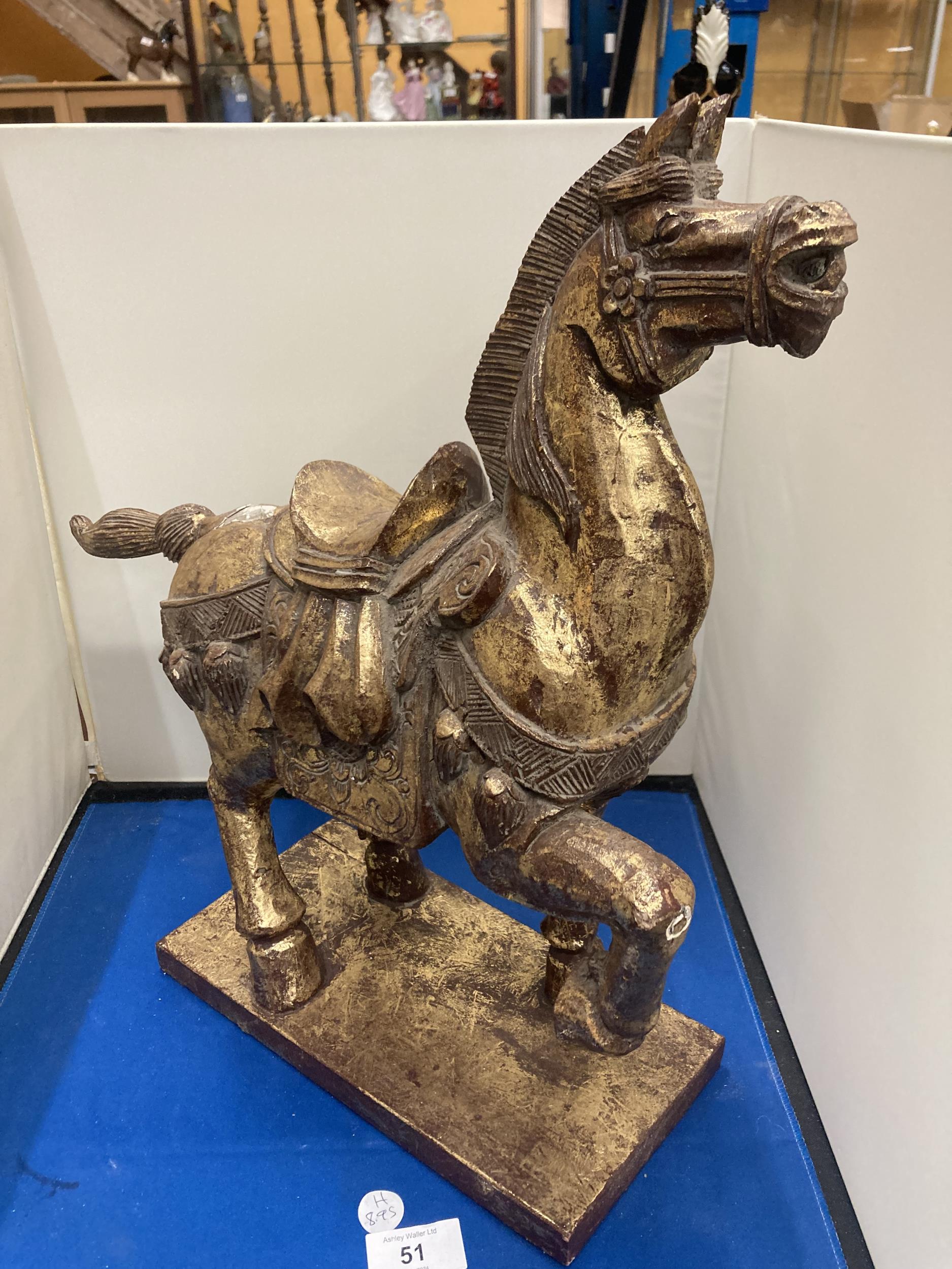 A TANG 19TH CENTURY WAR HORSE - Image 3 of 4