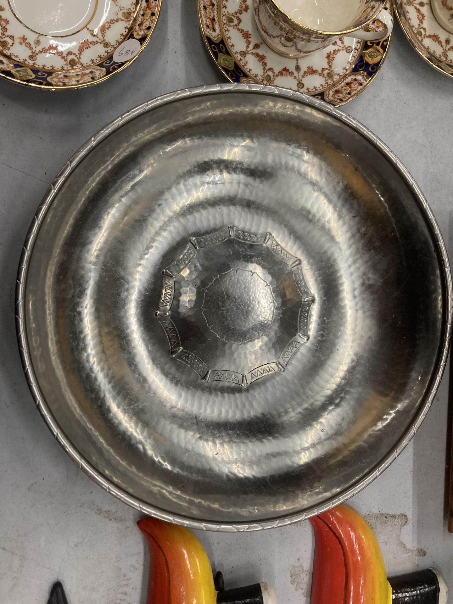 TWO THUYA WOODEN BOXES ONE WITH FOUR COMPARTMENTS TOGETHER WITH A HAND BEATEN SILVER BOWL - Image 4 of 4