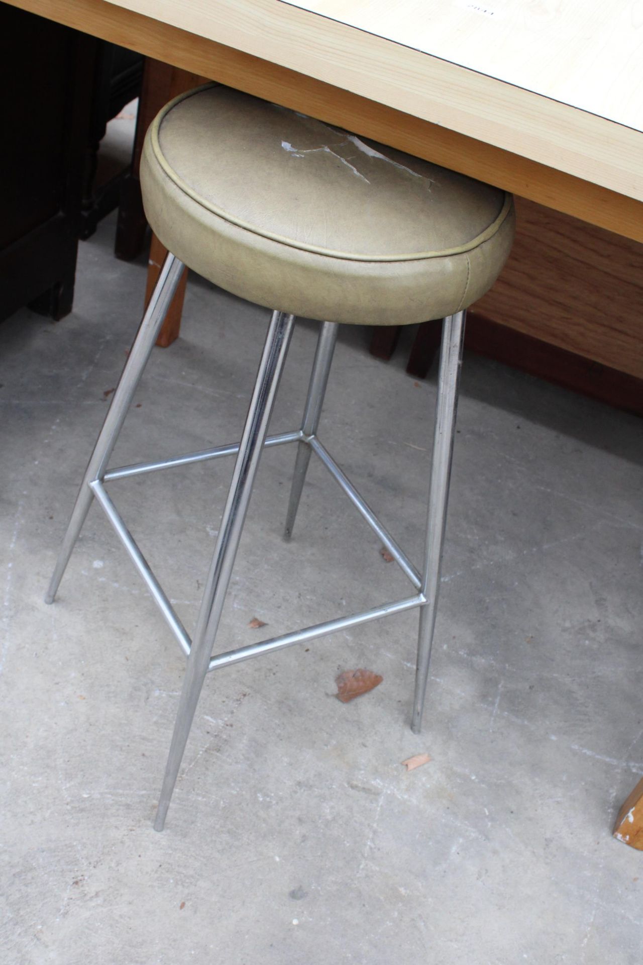 A FORMICA TOP KITCHEN TABLE 43" X 28" AND A KITCHEN STOOL - Image 2 of 2
