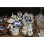 A MIXED LOT OF CERAMICS TO INCLUDE CONTINENTAL FIGURES, COMMEMORATIVE ITEMS, VASE, ETC