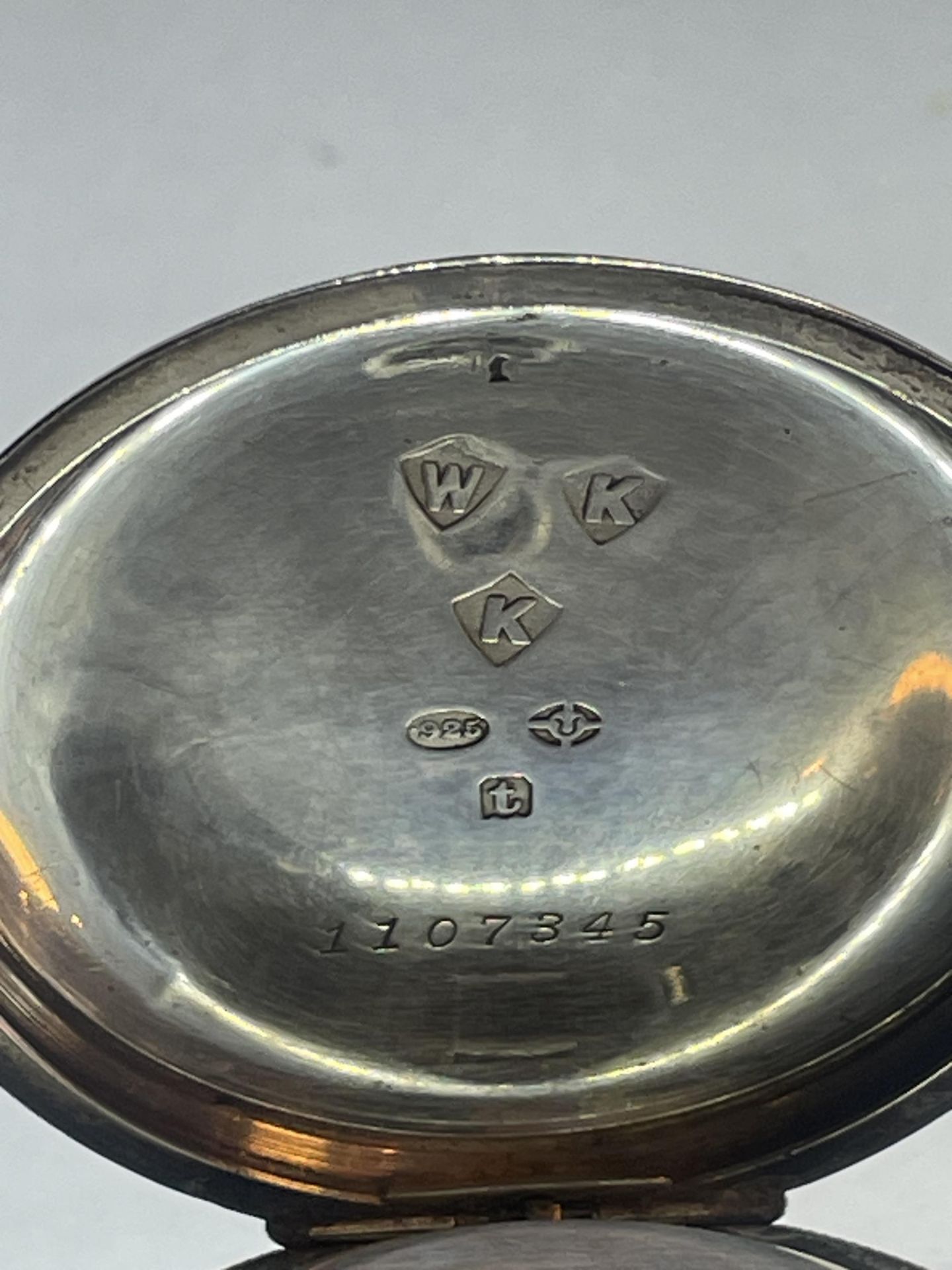A MARKED 925 SILVER SWISS KAYS CHALLENGE POCKET WATCH WITH T BAR CHAIN VENDOR STATES WORKING BUT - Image 3 of 5