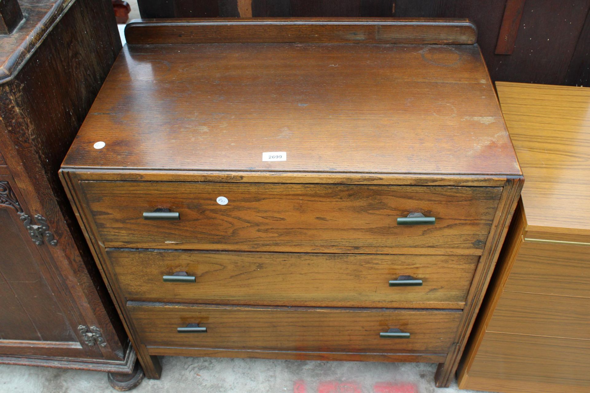 A MID 20TH CENTURY CHEST OF THREE DRAWERS 30" WIDE