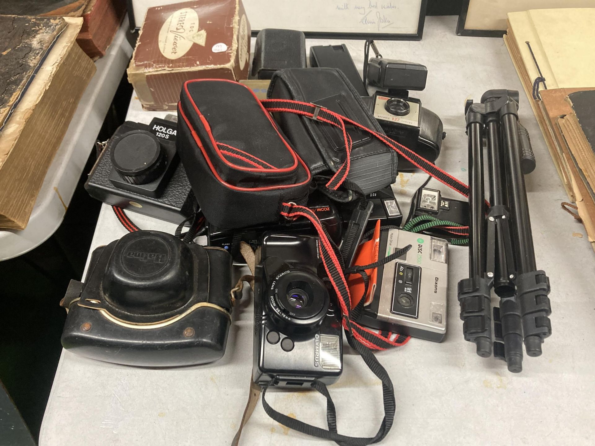 A QUANTITY OF VINTAGE CAMERAS TO INCLUDE OLYMPUS,KODAK AND DIXONS WITH A FUTHER TRIPOD AND VARIOUS