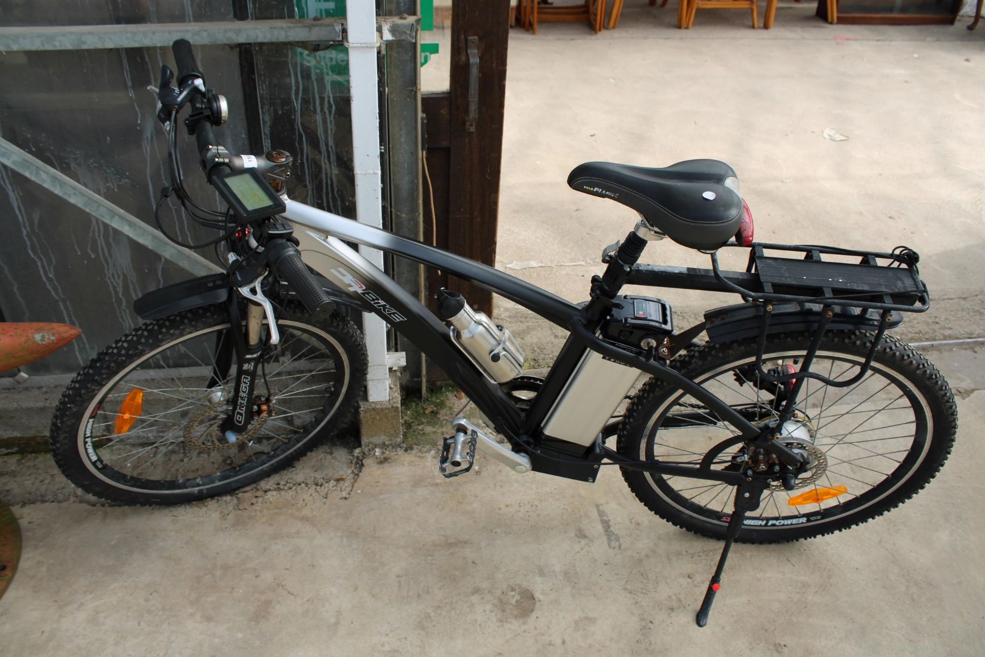 A DR.BIKE ELECTRIC ASSISTED GENTS MOUNTAIN BIKE WITH FRONT SUSPENSION, DISC BRAKES AND 6 SPEED