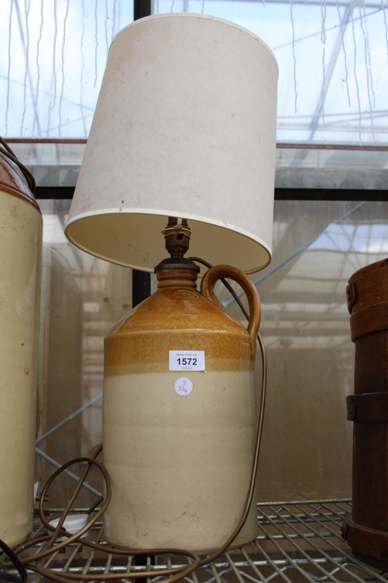 A VINTAGE STONEWARE FLAGGON TABLE LAMP WITH SHADE