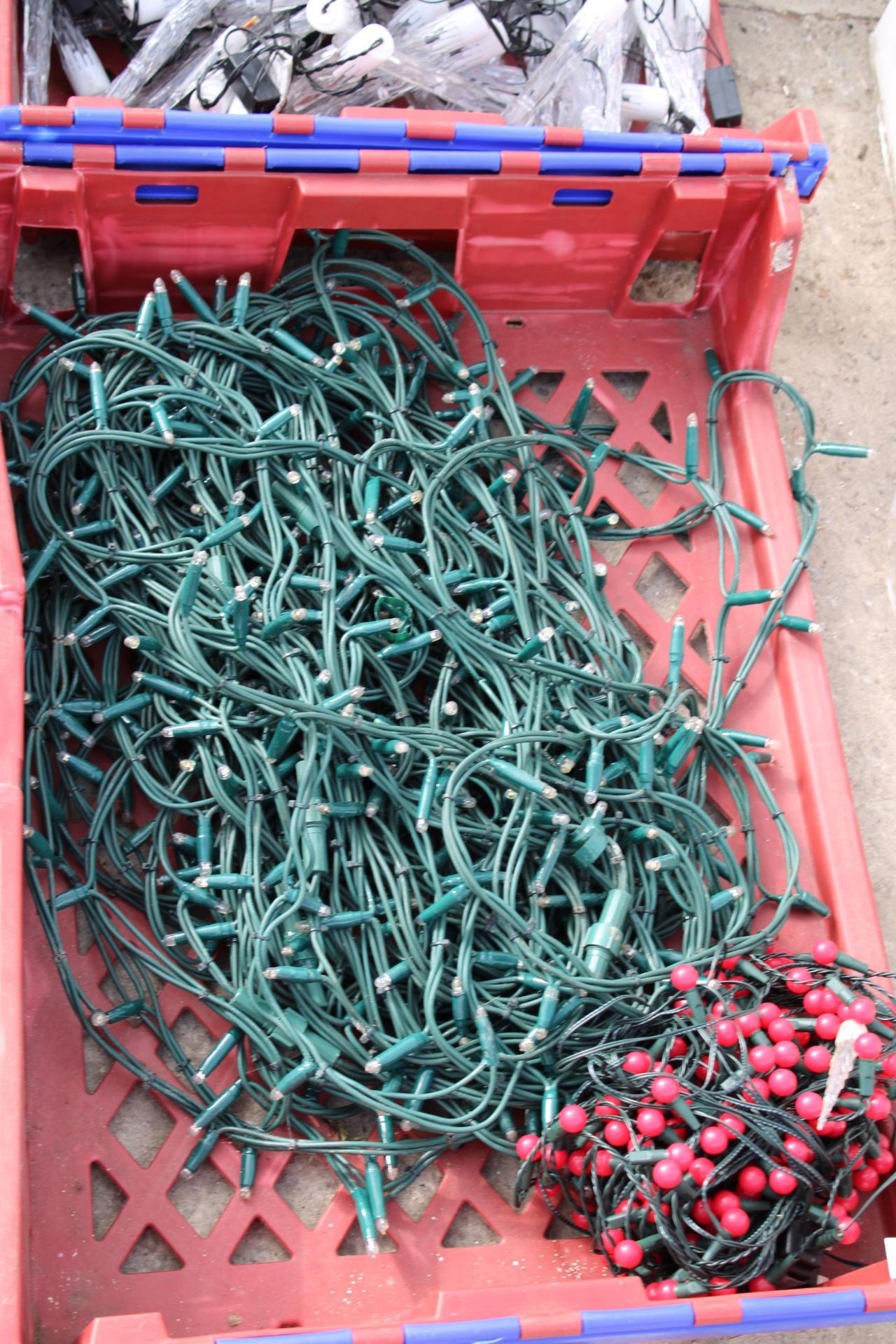 A LARGE QUANTITY OF ASSORTED CHRISTMAS ROPE LIGHTS - Bild 4 aus 4
