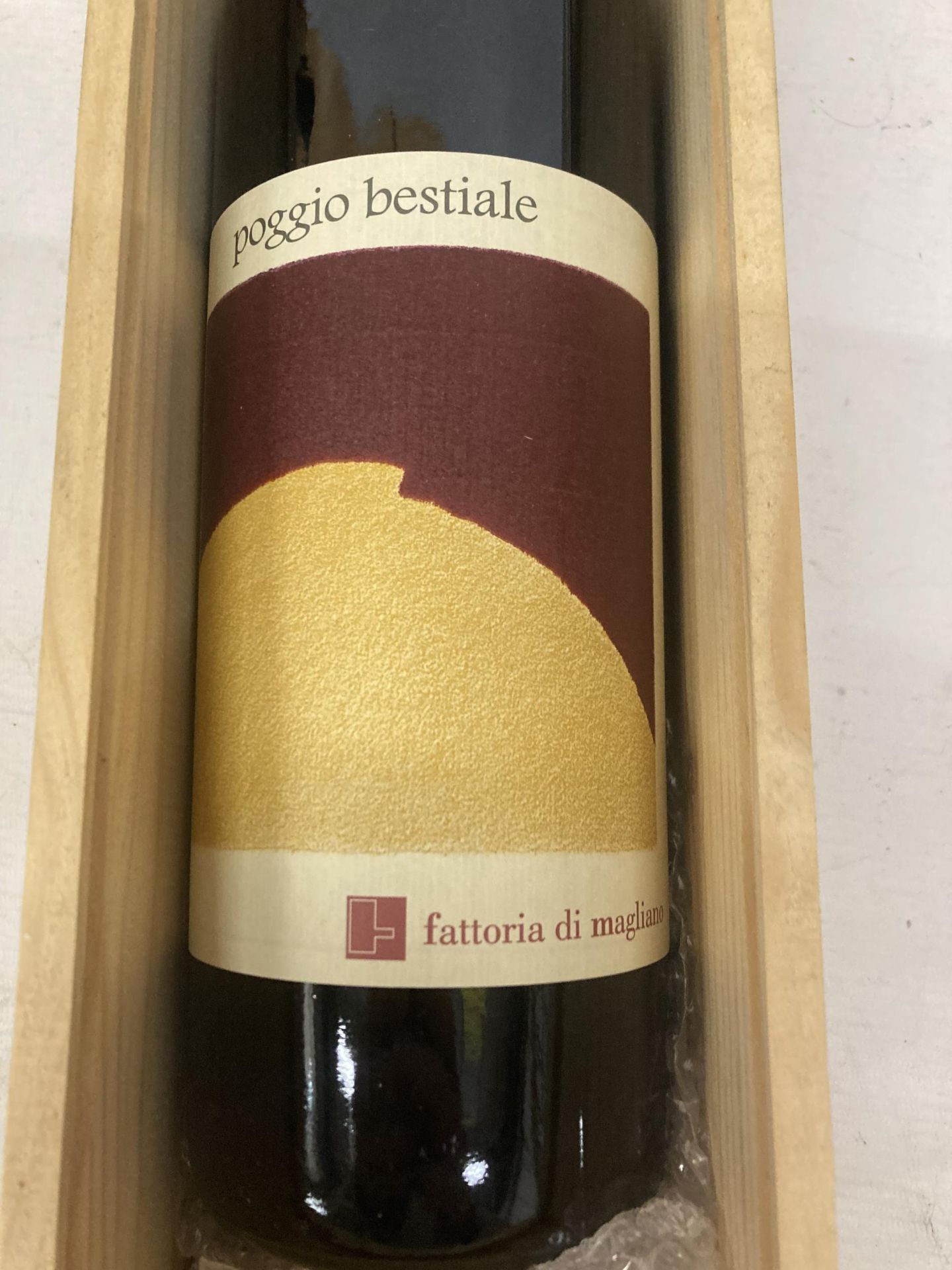 A 1500ML BOTTLE OF POGGIO BESTIALE FATTORIA DI MAGLIANO WINE INA WOODEN PRESENTATION BOX - Bild 2 aus 2