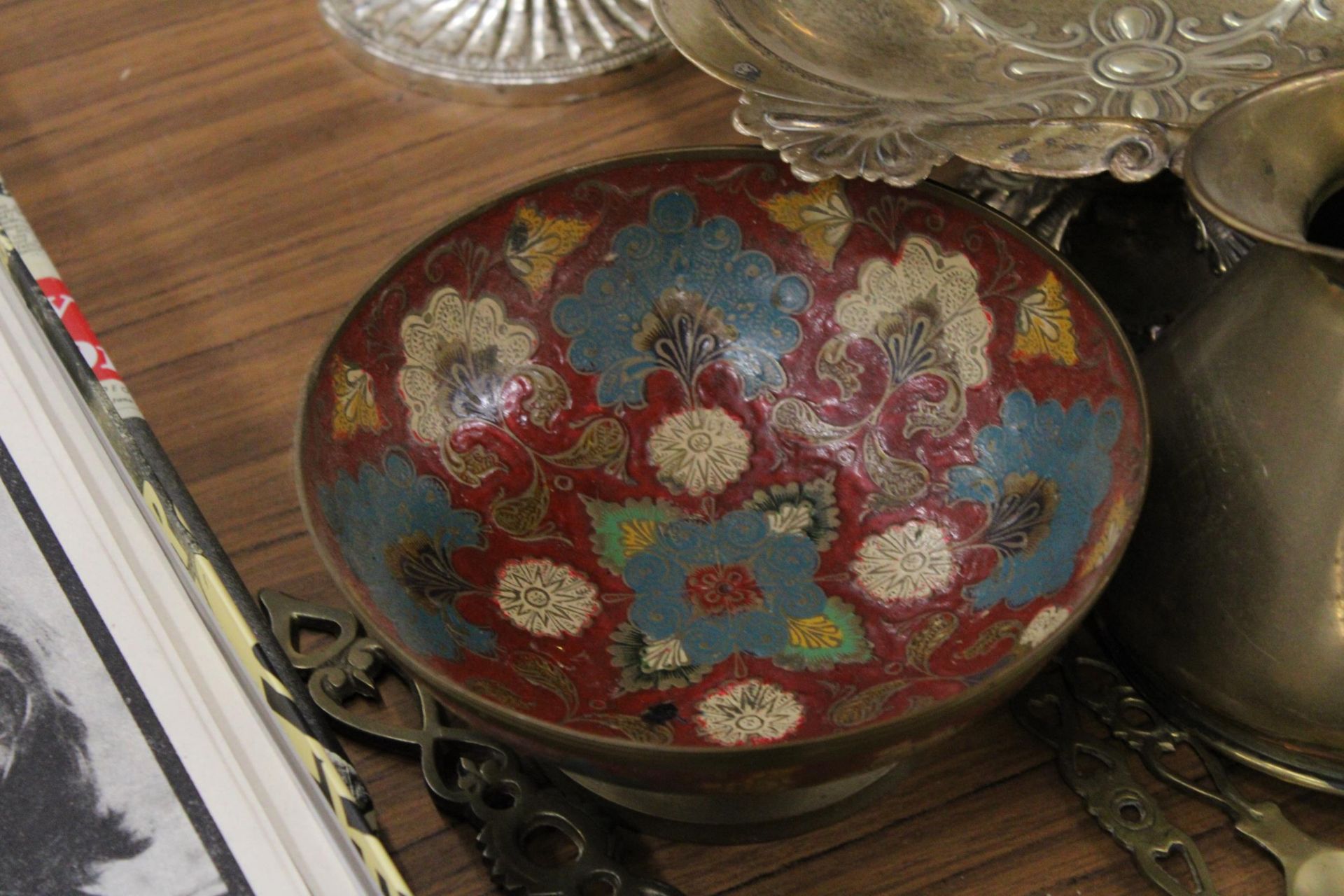 A SILVER PLATED CANDLEABRA AND ORNATE FOOTED BOWL, BRASS CLOISONNE FOOTED BOWL, PLUS BRASS JUG AND - Image 3 of 6