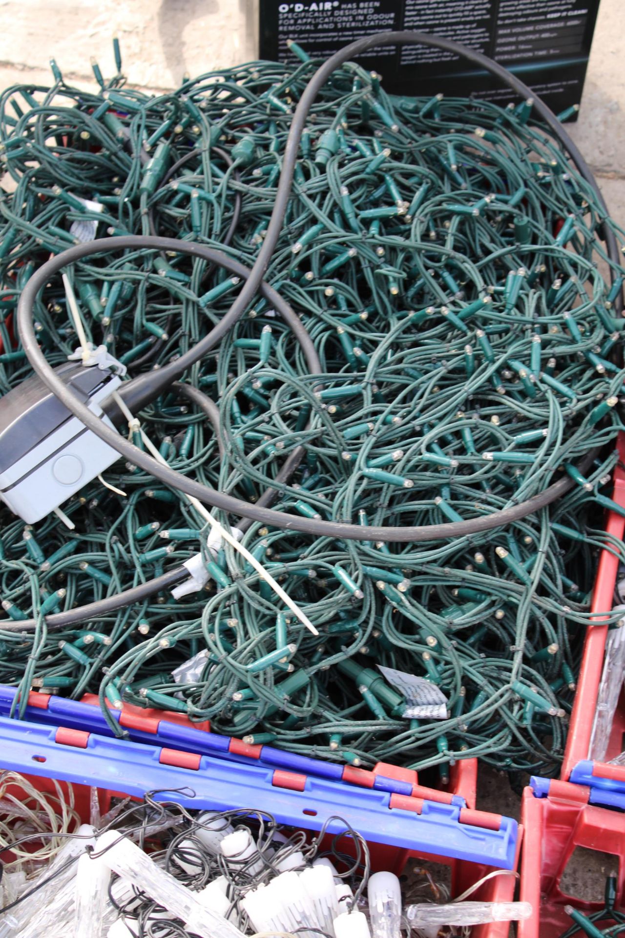 A LARGE QUANTITY OF ASSORTED CHRISTMAS ROPE LIGHTS - Image 3 of 4