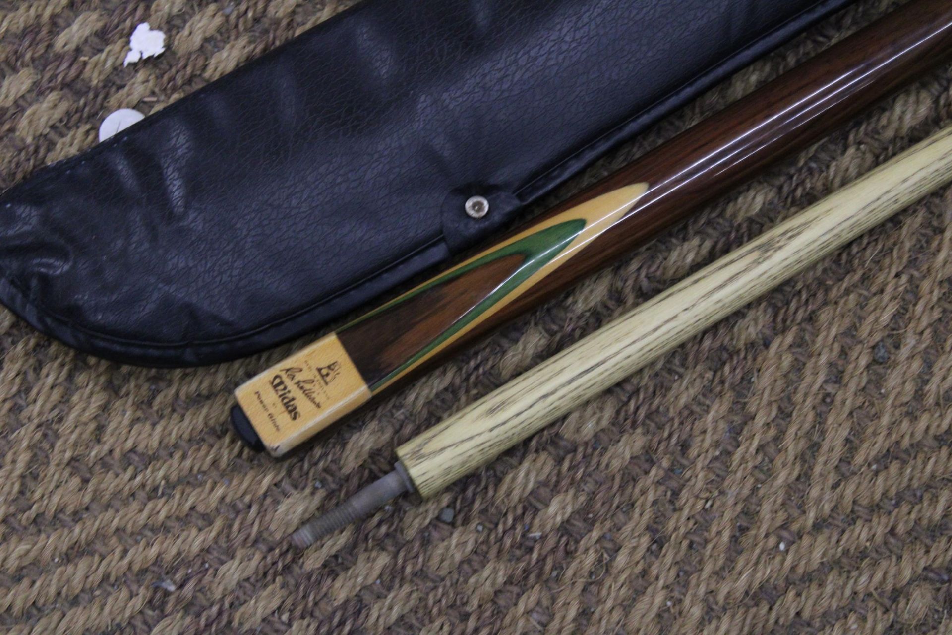 A MIDAS, REX WILLIAMS, SNOOKER CUE IN A SOFT CASE - Image 2 of 3