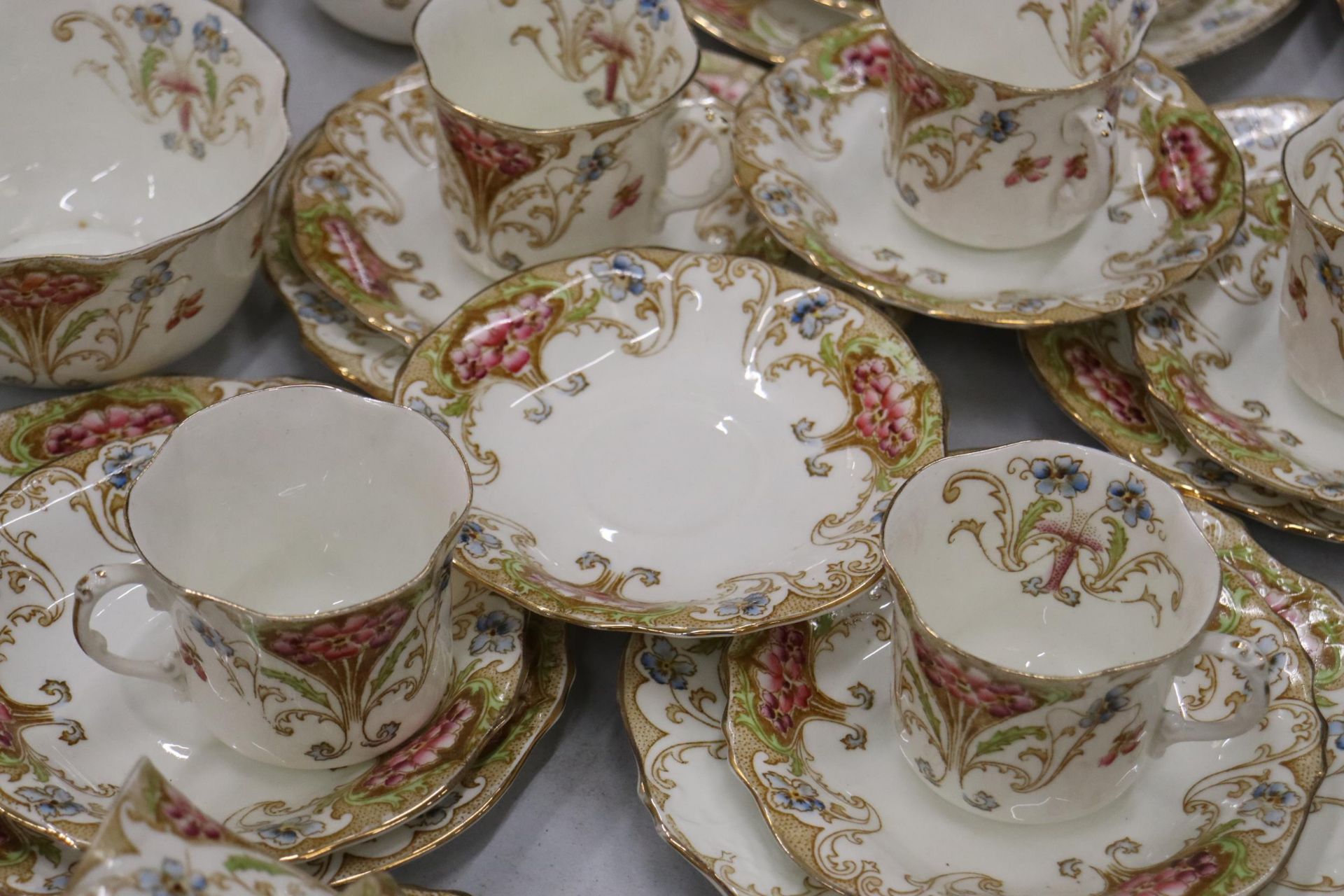A LATE 18TH/EARLY 19TH CENTURY TEASET BY FRED B PEARCE & CO, LONDON, TO INCLUDE CAKE PLATES, A CREAM - Image 10 of 10