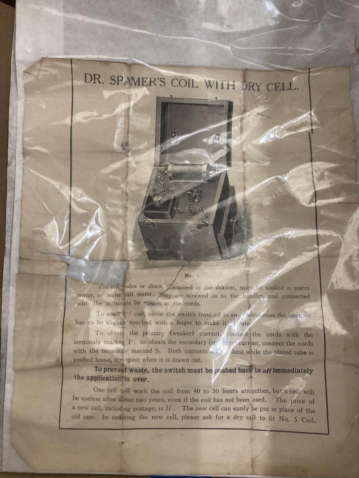 A DR SPAMERS COIL WITH DRY CELL BATTERY ELECTRIC SHOCK MACHINE WITH INSTRUCTIONS - Image 2 of 5