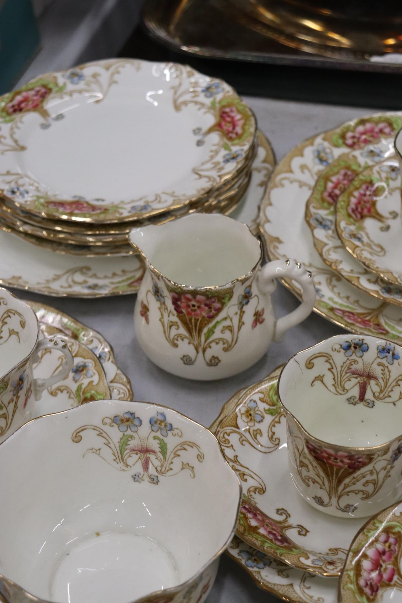 A LATE 18TH/EARLY 19TH CENTURY TEASET BY FRED B PEARCE & CO, LONDON, TO INCLUDE CAKE PLATES, A CREAM - Image 7 of 10