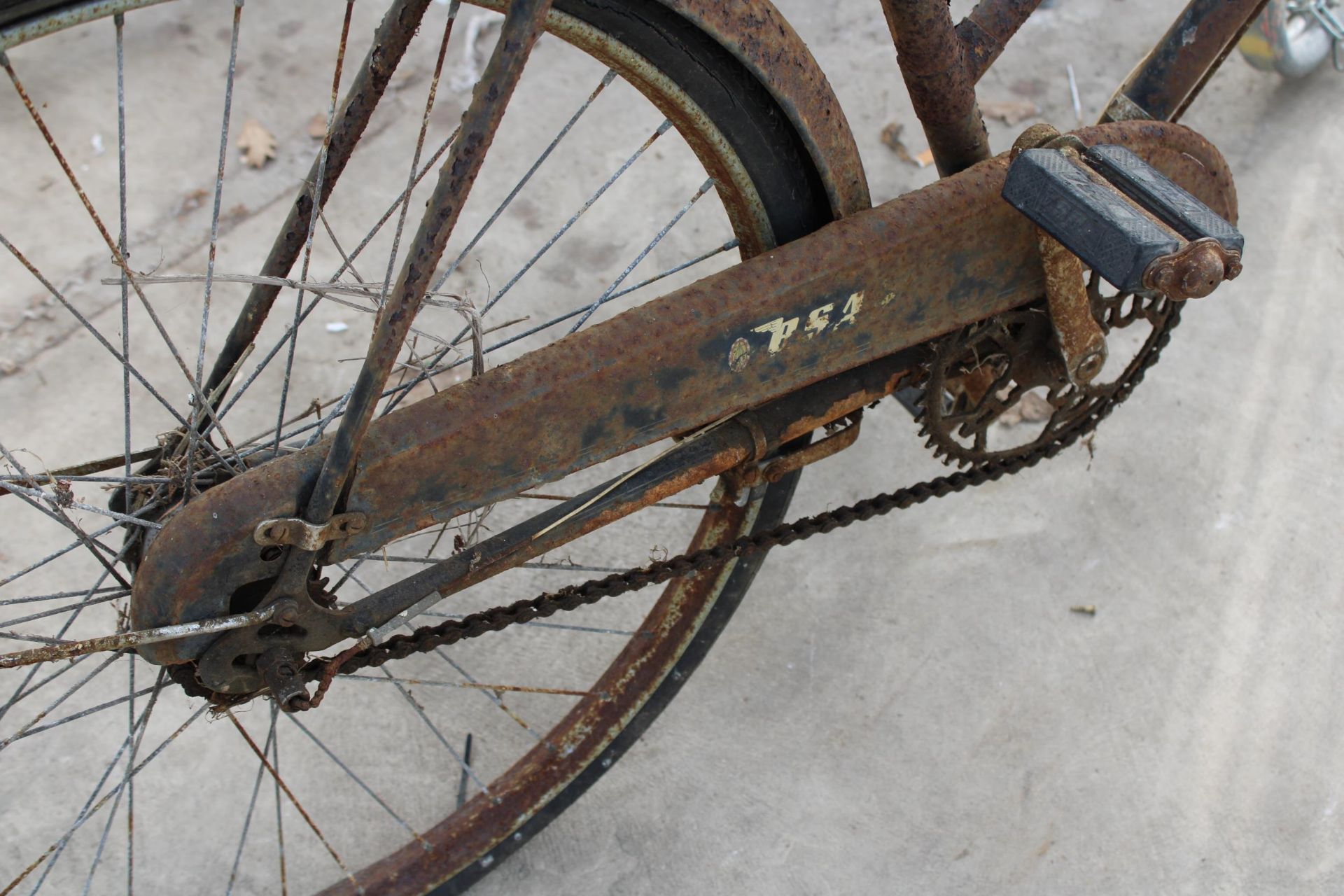 A VINTAGE BSA LADIES BIKE WITH BROOKES SADDLE - Bild 3 aus 3