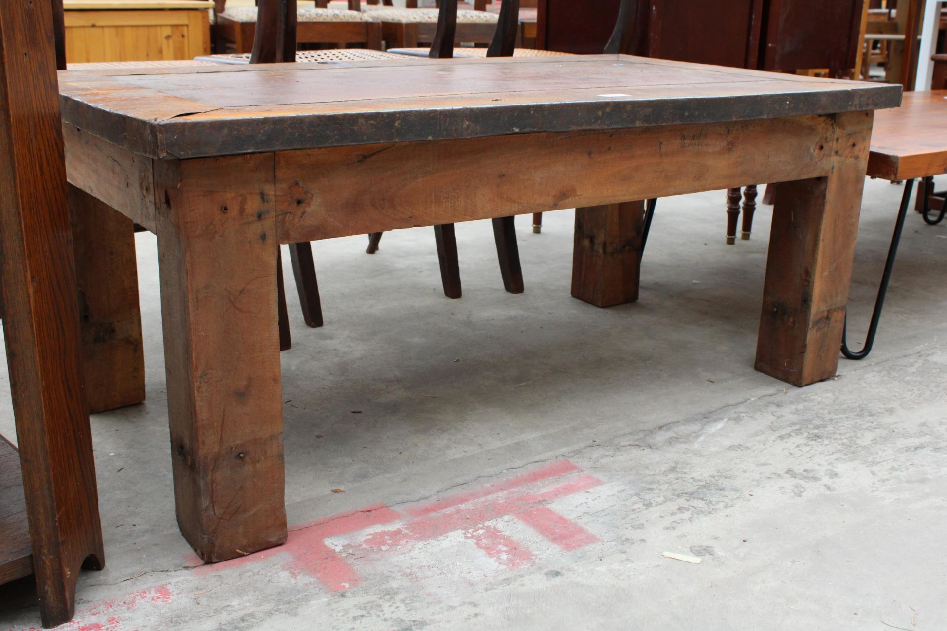 AN INDUSTRIAL STYLE COFFEE TABLE WITH METAL TRIM 43" X 24" AND AN OAK THREE TIER OCCASIONAL TABLE - Image 3 of 4