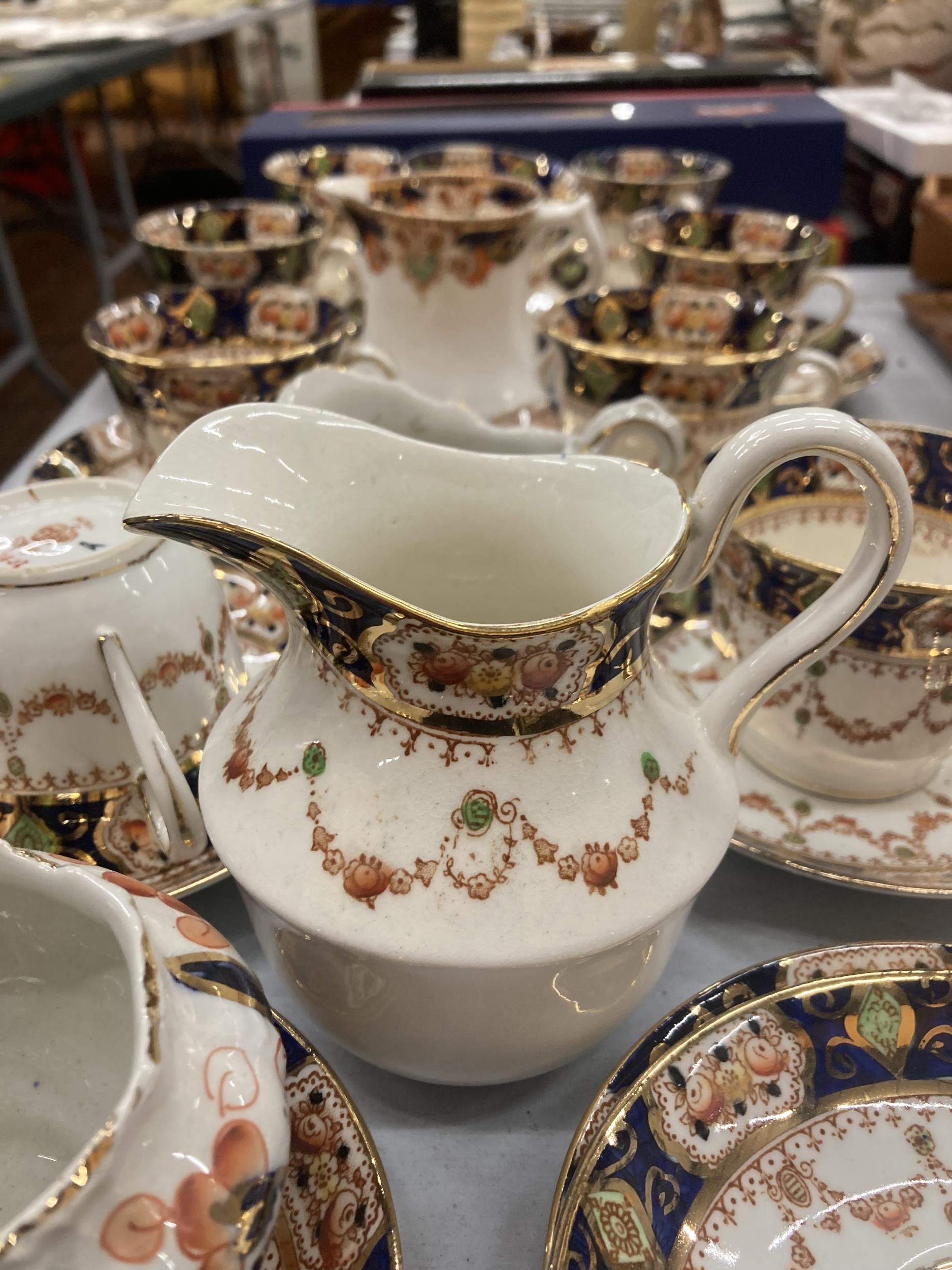 A TWENTY FIVE PIECE MONA IMARI PATTERN TEASET - Image 5 of 5