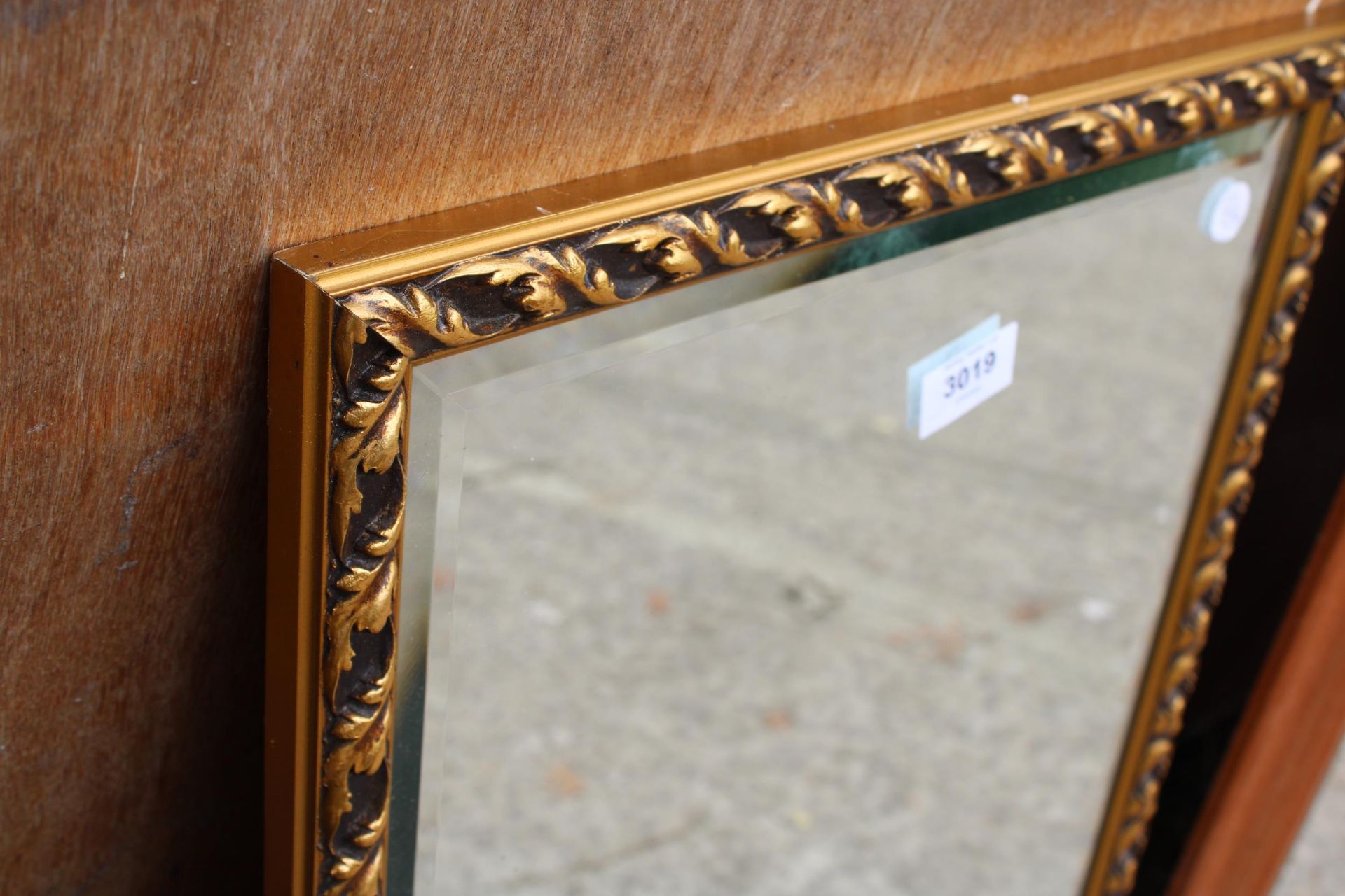 A GILT FRAMED BEVEL EDGE WALL MIRROR 26" x 16" - Image 2 of 2