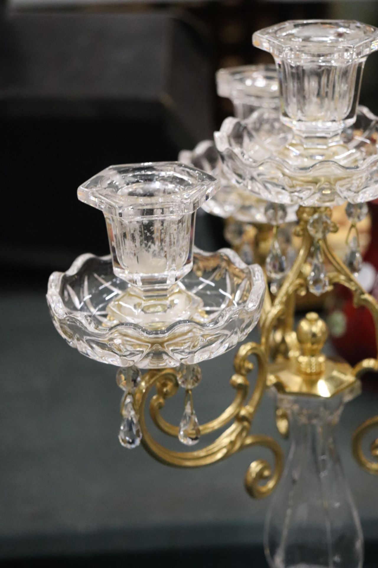 A CRYSTAL AND AND BRASS COLOURED CANDLEARBRA TOGETHER WITH TWO CRYSTAL DECANTERS AND CHRISTMAS - Image 5 of 7