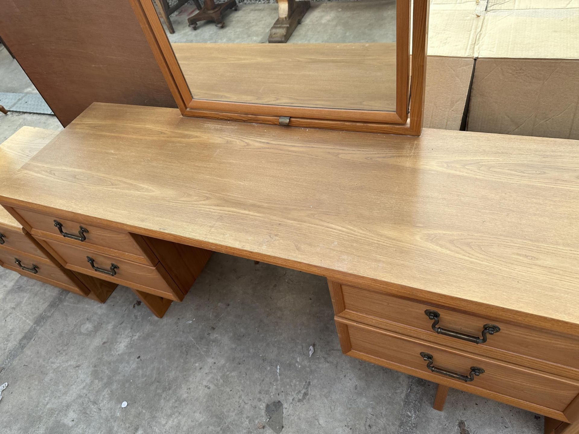 A G PLAN RETRO TEAK DRESSING TABLE 59" WIDE AND A PAIR OF MATCHING BEDSIDE CHESTS - Image 4 of 8