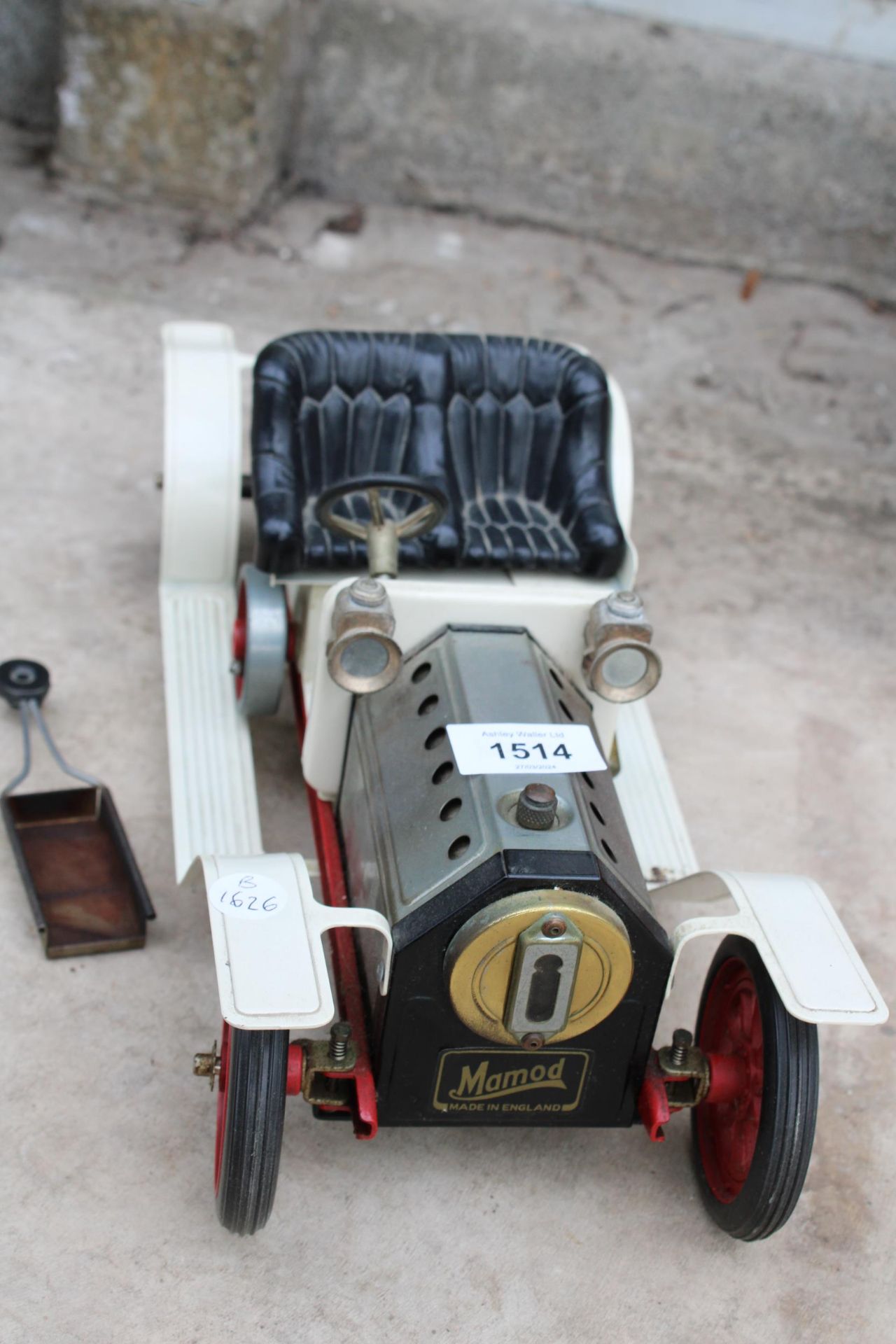 A VINTAGE MAMOD TIN PLATE STEAM POWERED CAR - Image 2 of 4