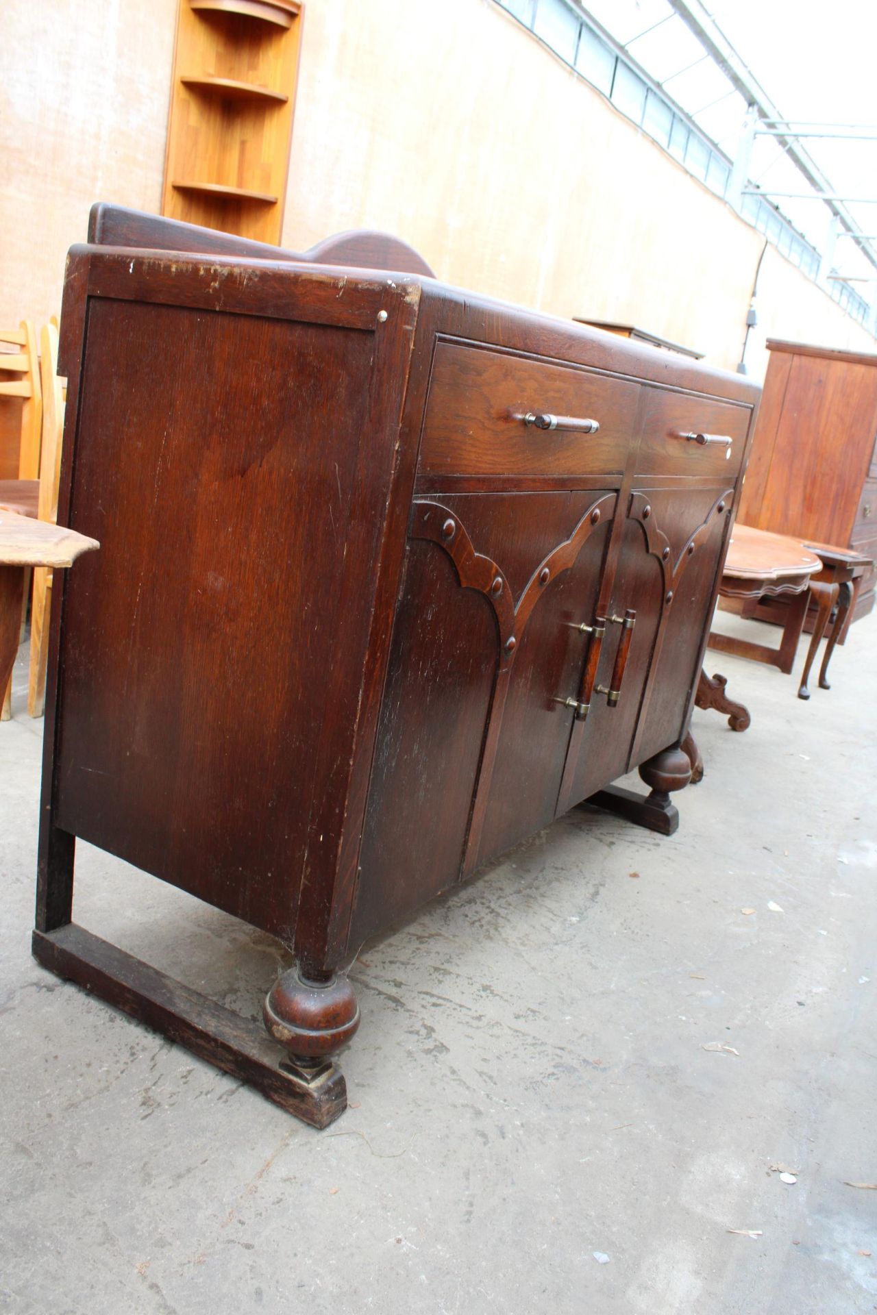 AN OAK ART DECO SIDEBOARD - Image 2 of 3